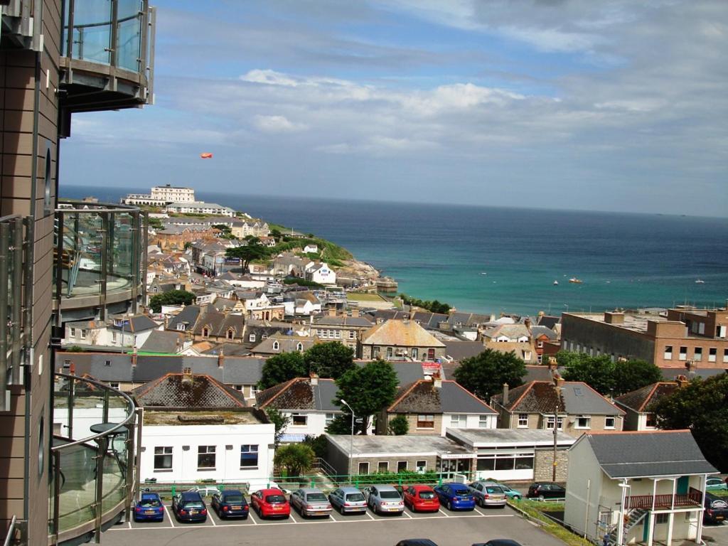 2Bed With Pool & Sea View Apartment New Quay Eksteriør bilde