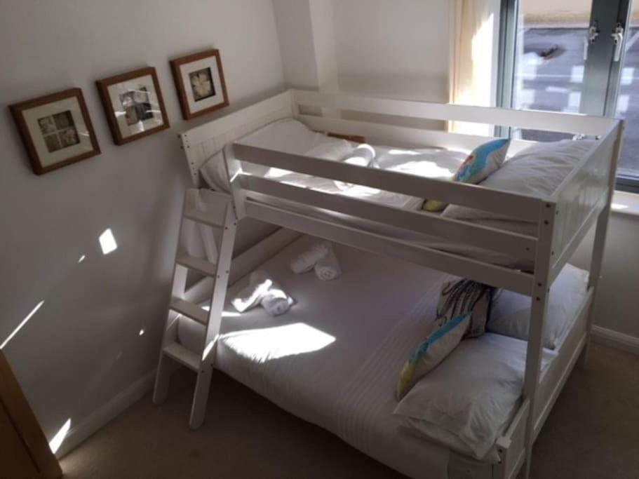 2Bed With Pool & Sea View Apartment New Quay Eksteriør bilde