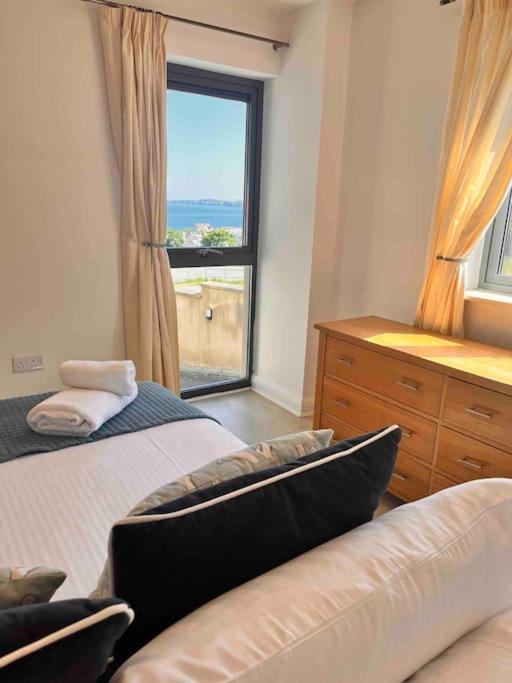 2Bed With Pool & Sea View Apartment New Quay Eksteriør bilde